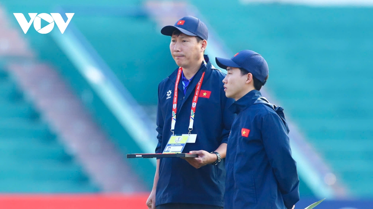 HLV Kim Sang Sik nhận "hung tin" trước vòng loại Asian Cup 2027